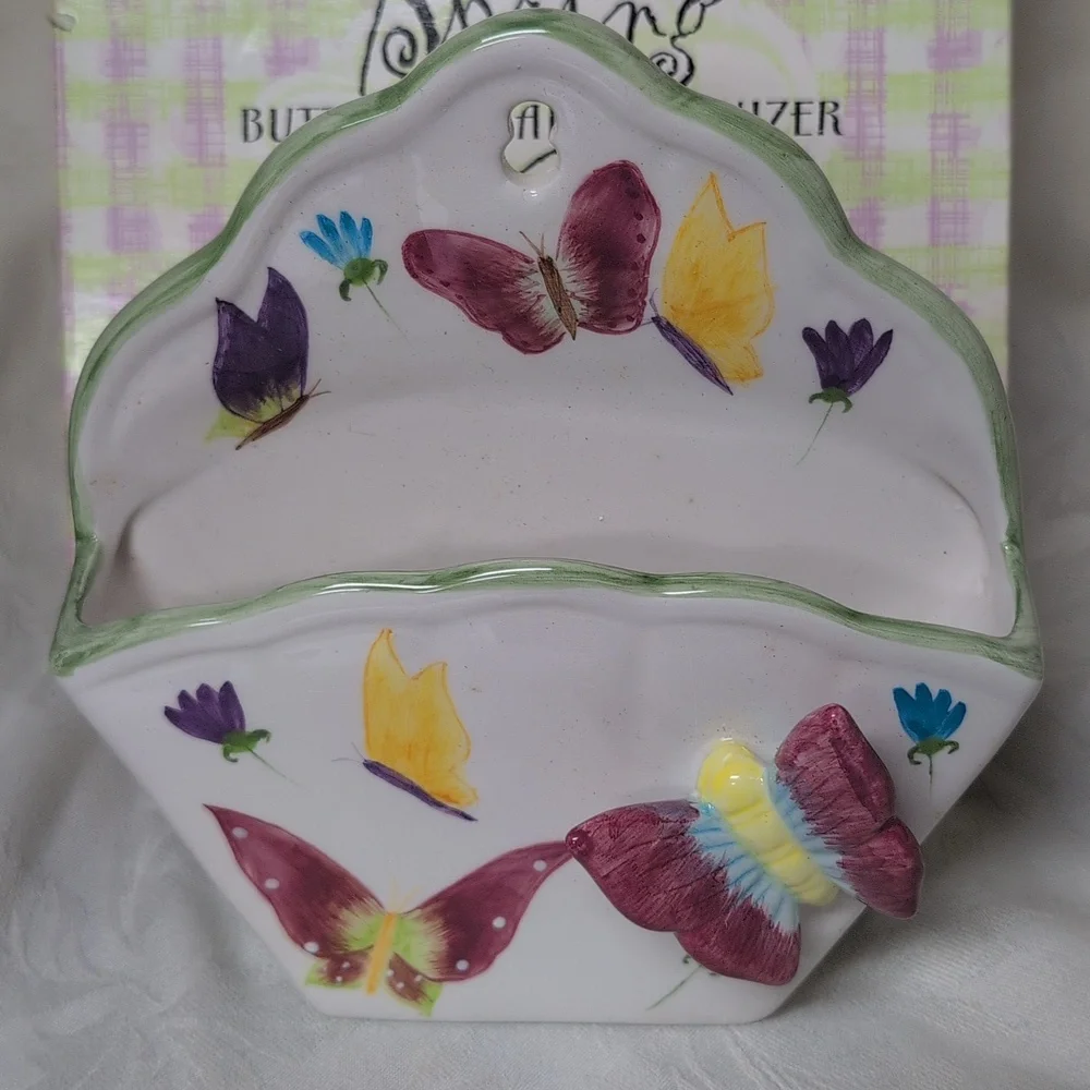 Spring Butterfly Mail Organizer